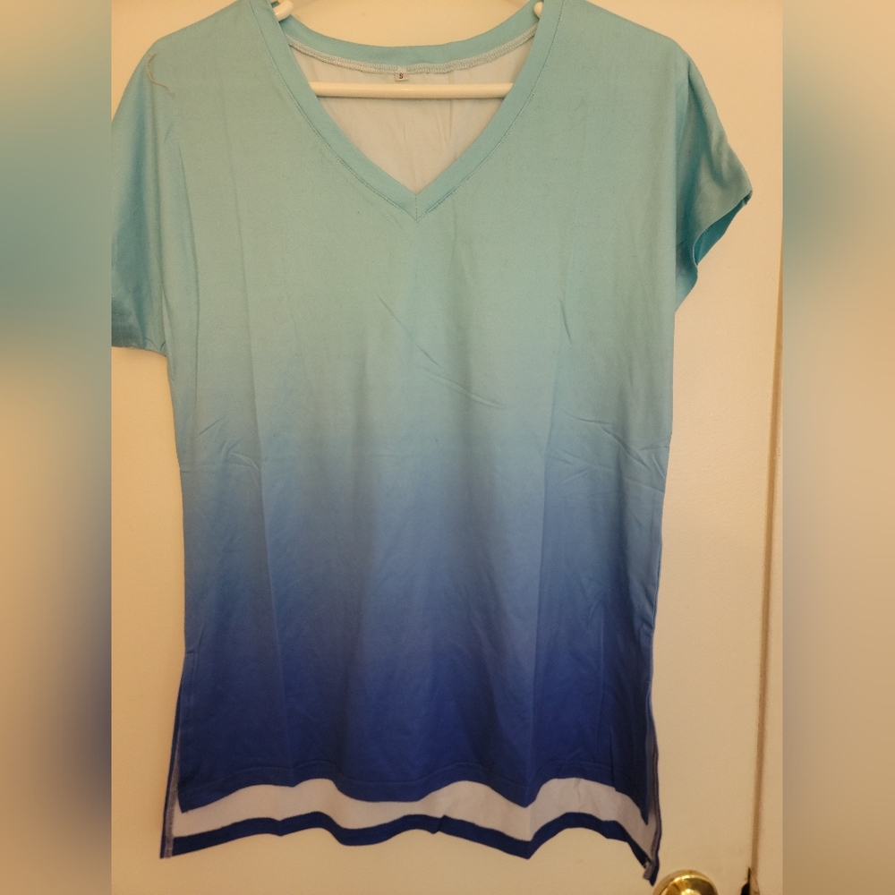 NEW Asymmetric Turquoise to blue ombre V-neck Tshirt